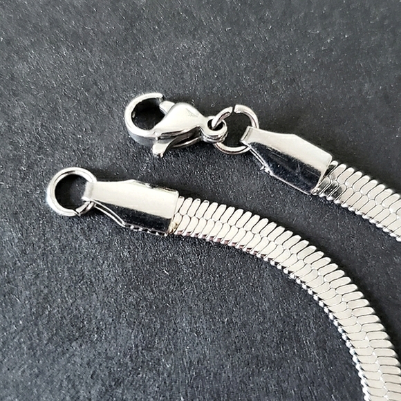 NEW 4MM Stainless Steel Silver Flat Herringbone Snake Chain Necklace - Picture 7 of 9